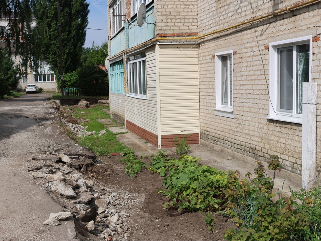 В Валуйках продолжается благоустройство дворов