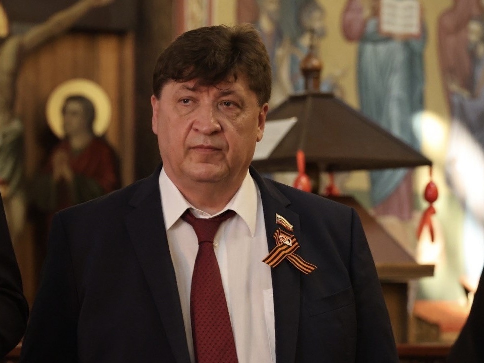 С Днём Победы.