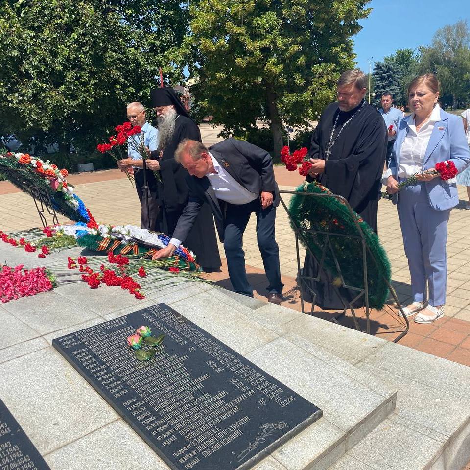 Валуйчане почтили память погибших воинов | 22.06.2023 | Валуйки - БезФормата