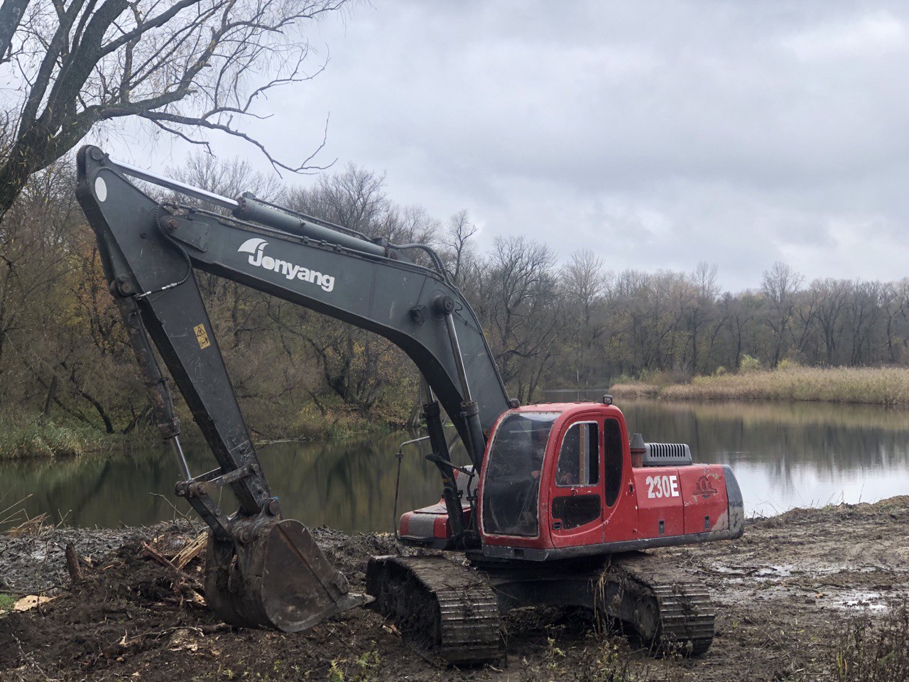 В Валуйском городском округе приступили к очистке водоёмов.