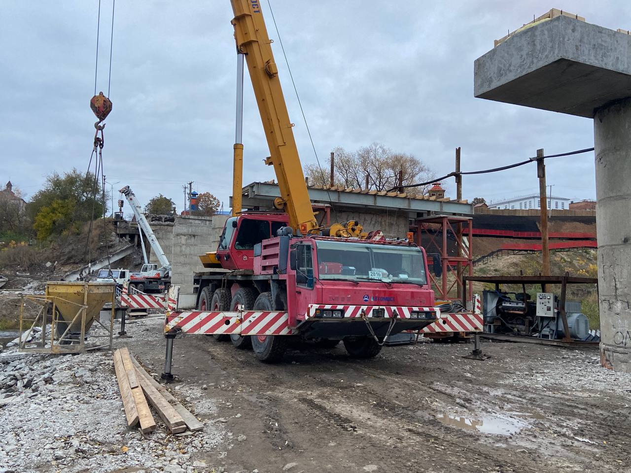 В Валуйках продолжается ремонт мост по улице Демьяна Бедного.