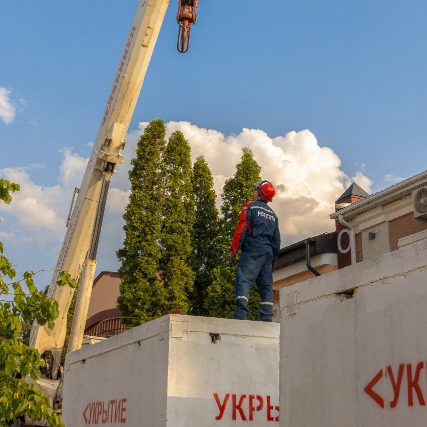 В Валуйском городском округе продолжается установка модульных укрытий в целях безопасности.