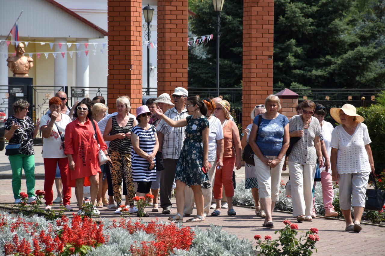 44 валуйчанина сегодня побывали в Ровеньскои районе по программе &quot;К соседям в гости&quot;&quot;.