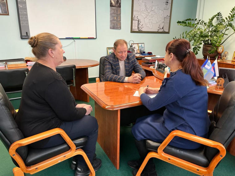 Алексей Дыбов встретился с представителями автономной некоммерческой организации «Студия Социальных Инициатив и Проектов». Алексей Дыбов встретился с представителями автономной некоммерческой организации «Студия Социальных Инициатив и Проектов».