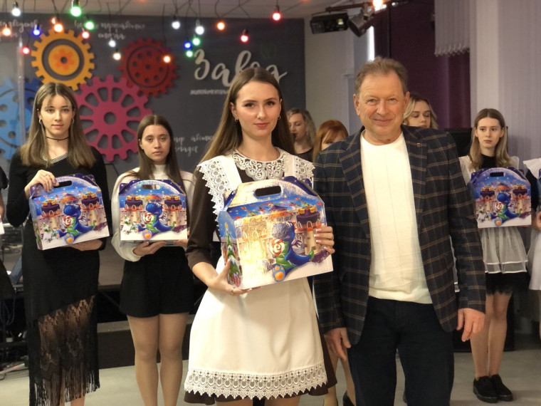 В Валуйском городском округе прошла Ёлка главы. В Валуйском городском округе прошла Ёлка главы.