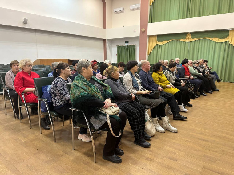 Депутат Белгородской областной Думы Сергей Попов встретился с представителями общественных организаций округа. Депутат Белгородской областной Думы Сергей Попов встретился с представителями общественных организаций округа.