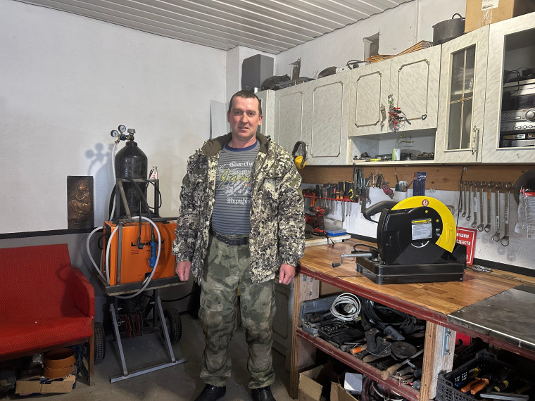Житель села Колосково Алексей Жерлицын заключил социальный контракт на оказание ремонтно-строительных услуг. Житель села Колосково Алексей Жерлицын заключил социальный контракт на оказание ремонтно-строительных услуг.