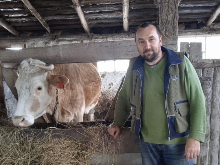 Валуйчане продолжают заключать соцконтракты на ведение личного подсобного хозяйства. Валуйчане продолжают заключать соцконтракты на ведение личного подсобного хозяйства.