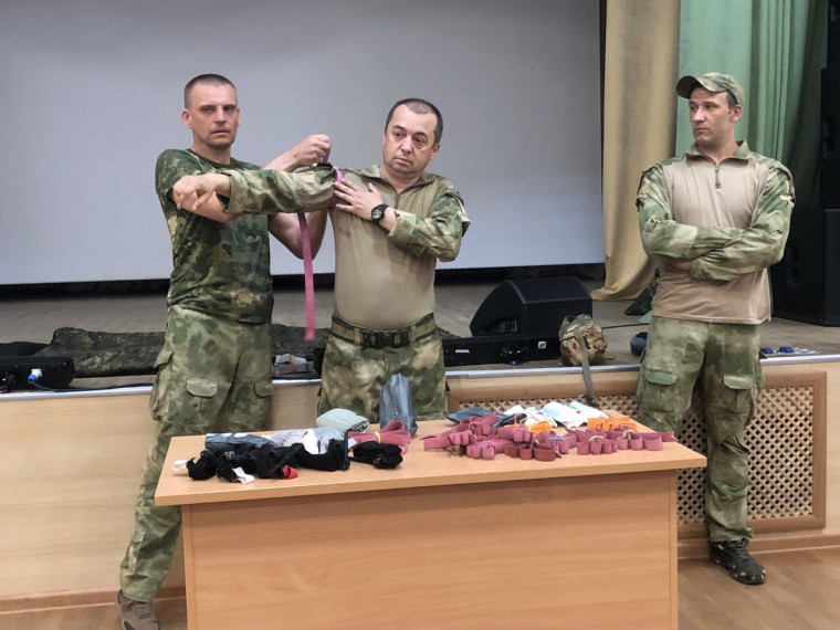 В Валуйском городском округе продавцы торговых объектов приграничных сёл прошли обучение по оказанию доврачебной помощи. В Валуйском городском округе продавцы торговых объектов приграничных сёл прошли обучение по оказанию доврачебной помощи.