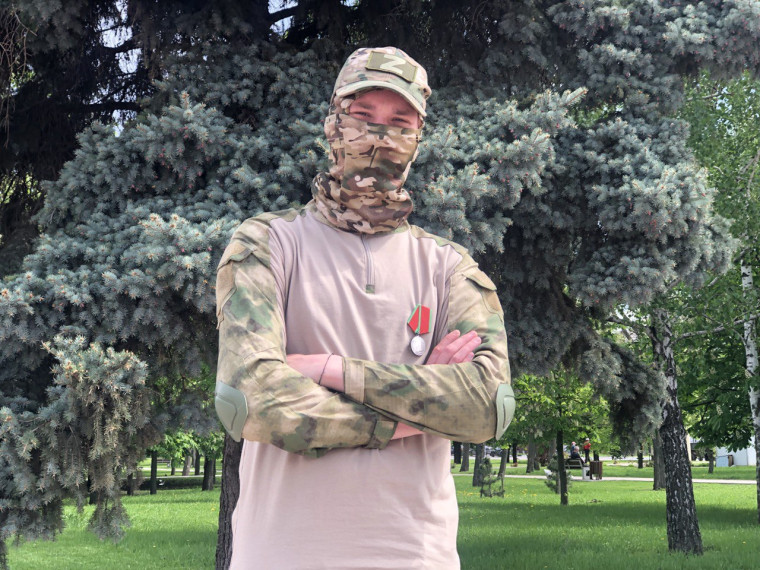 Валуйчанин рассказал, почему пошёл служить по контракту в зону СВО. Валуйчанин рассказал, почему пошёл служить по контракту в зону СВО.