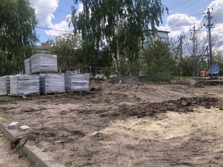 В Валуйском городском округе началось обустройство детской площадки по улице Чапаева. В Валуйском городском округе началось обустройство детской площадки по улице Чапаева.