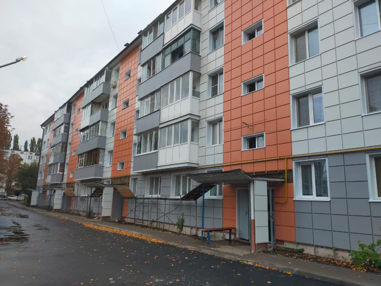 Продолжается реализация программы губернатора по утеплению фасадов многоквартирных домов. Продолжается реализация программы губернатора по утеплению фасадов многоквартирных домов.