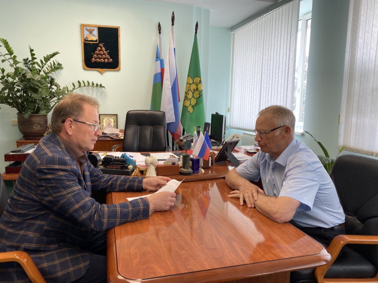 Глава Валуйского округа Алексей Дыбов встретился с представителями НКО. Глава Валуйского округа Алексей Дыбов встретился с представителями НКО.