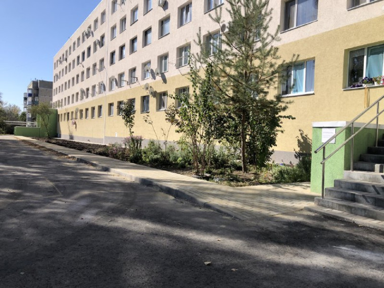 В Валуйках завершается благоустройство дворовой территории по улице Космонавтов. В Валуйках завершается благоустройство дворовой территории по улице Космонавтов.