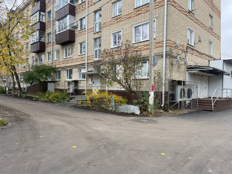 Во дворе многоэтажки по улице 1 Мая 41 проведён ремонт асфальтобетонного покрытия. Во дворе многоэтажки по улице 1 Мая 41 проведён ремонт асфальтобетонного покрытия.