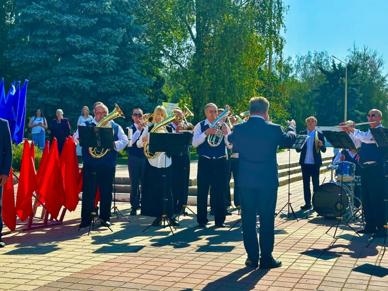 День флага — это важное событие, символизирующее единство и силу нашего народа.