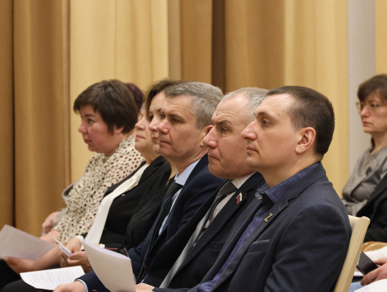 27 февраля состоялось очередное расширенное заседание Совета депутатов Валуйского муниципального округа.