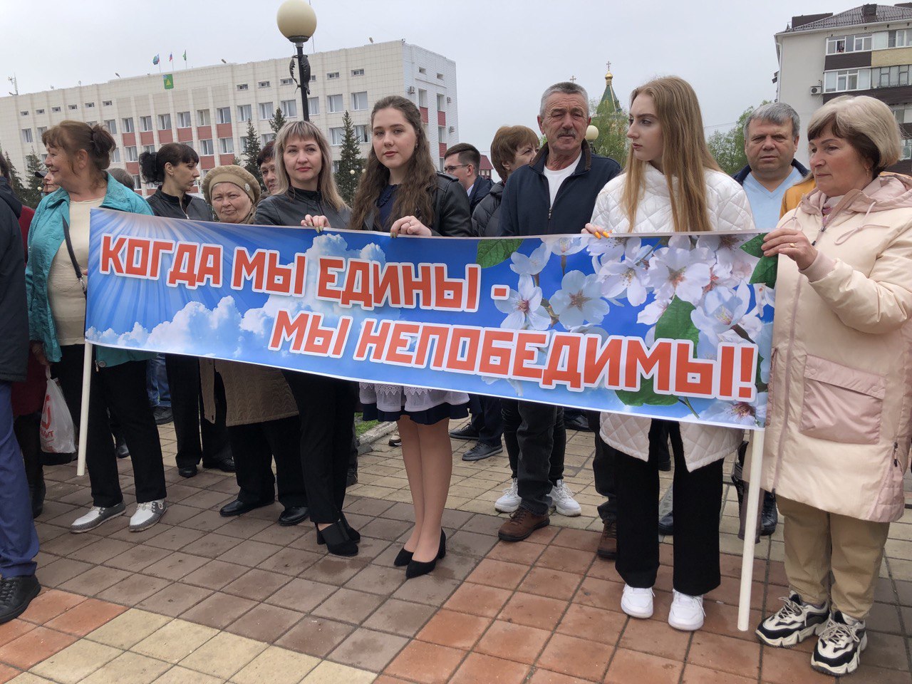 В нашем округе состоялось открытие обновлённой Доски почёта.