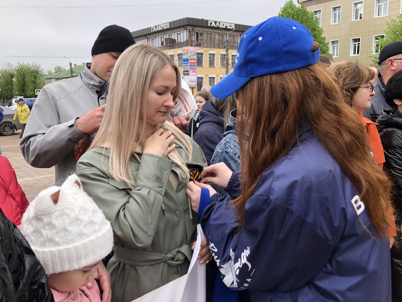 В нашем округе состоялось открытие обновлённой Доски почёта.