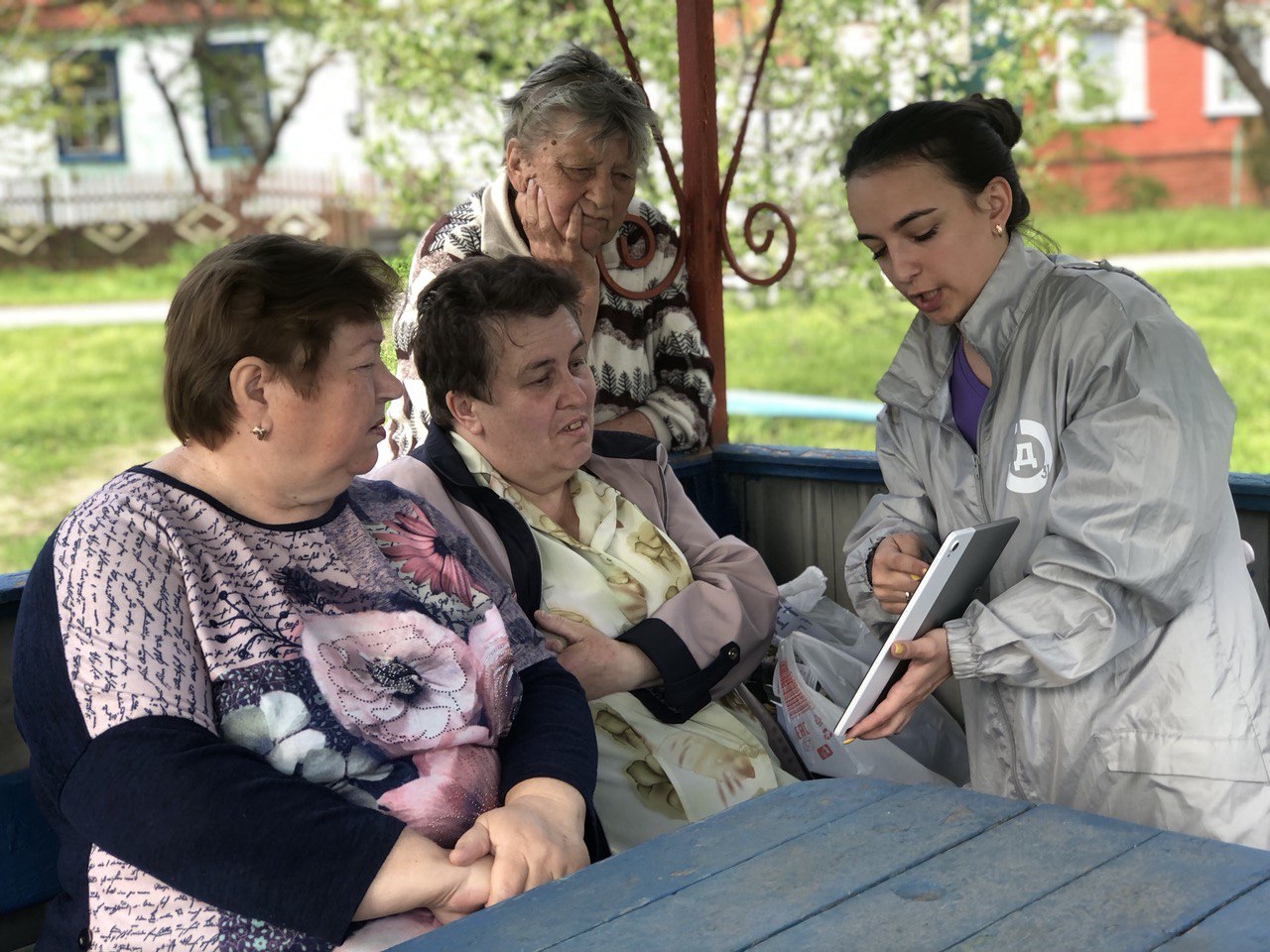 В Валуйках состоялось обсуждение дизайн – проектов, за которые сейчас идёт  голосование по программе «Формирование комфортной городской среды |  10.05.2023 | Валуйки - БезФормата